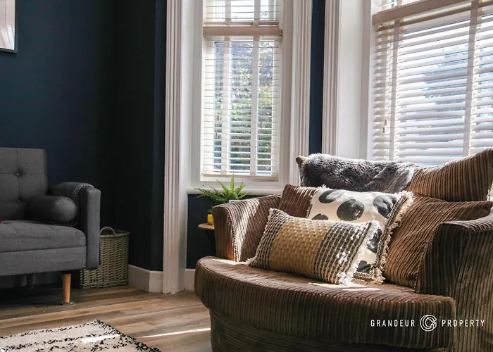The Blue Bank Suite By Grandeur Property